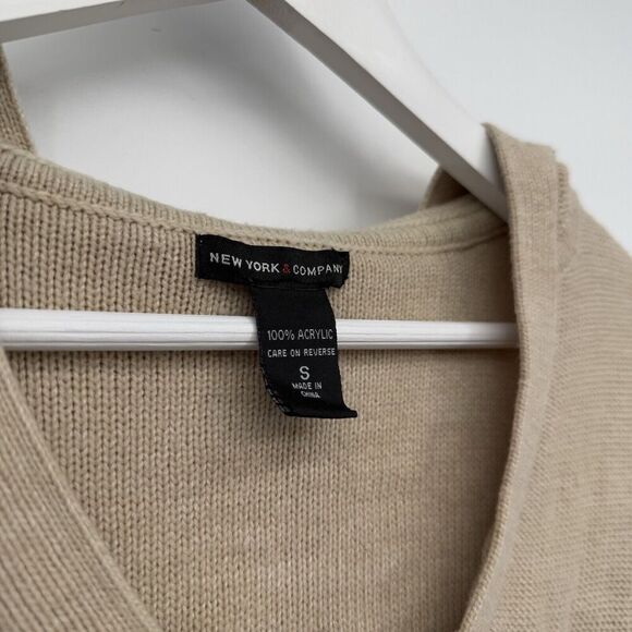 New York & Company Vintage Style Beige Hooded Acrylic Sweater Small - Picture 2 of 7